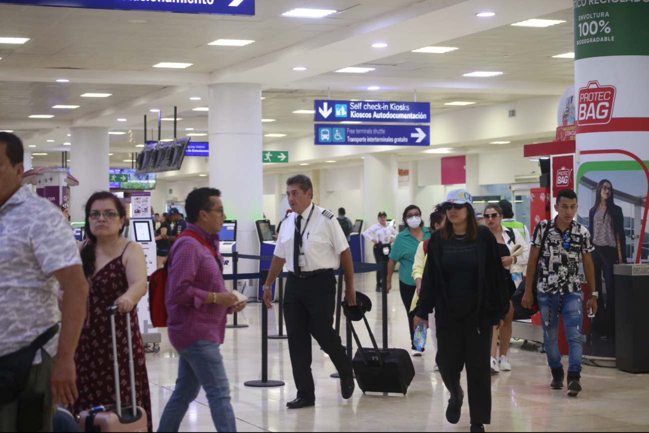 Se mantiene la buena afluencia de pasajeros en el aeropuerto de Cancún Se mantiene la buena afluencia de pasajeros en el aeropuerto de Cancún