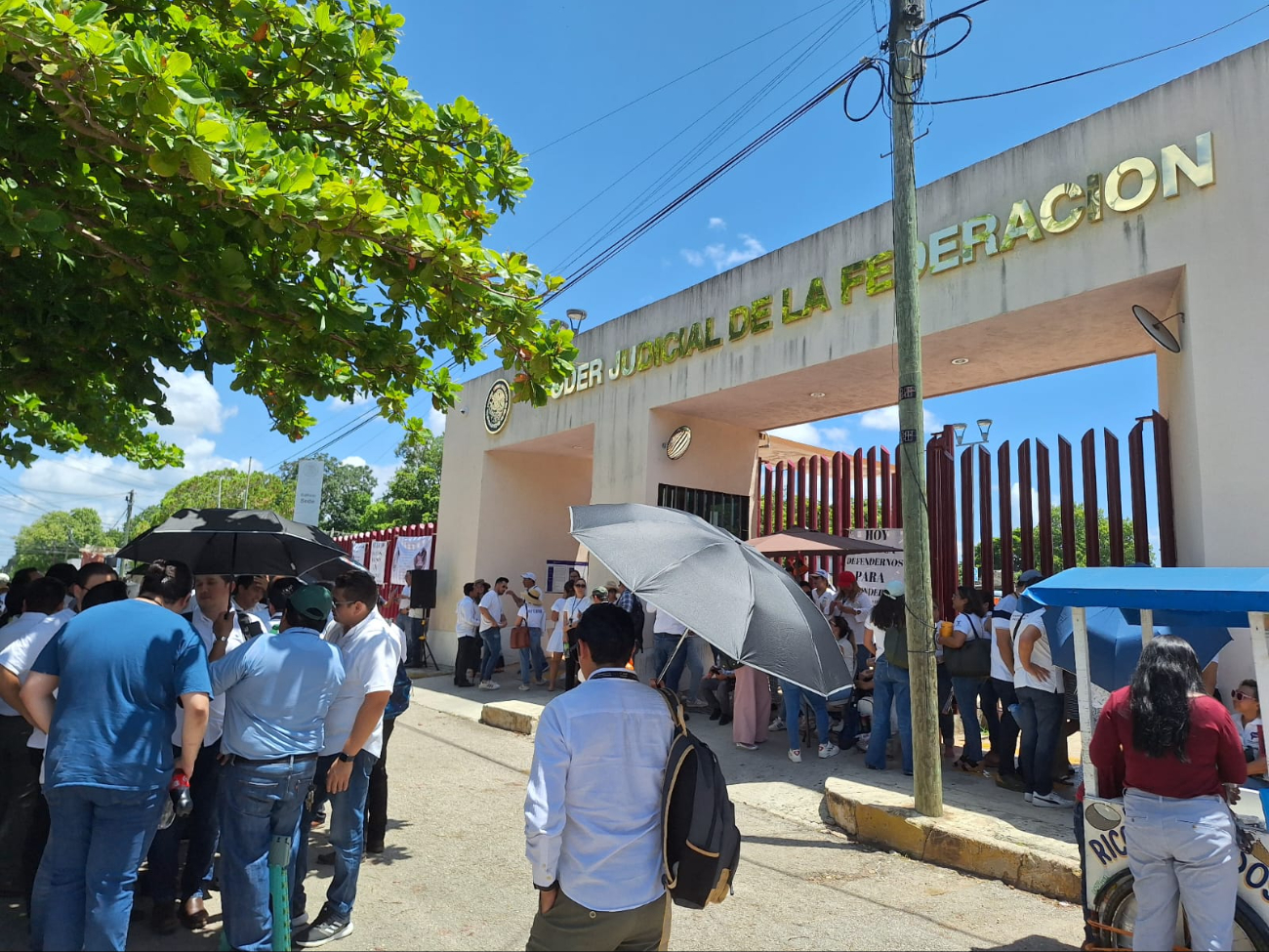 Al paro se unieron trabajadores del Centro de Justicia Penal y los del edificio en la colonia Sambulá Al paro se unieron trabajadores del Centro de Justicia Penal y los del edificio en la colonia Sambulá