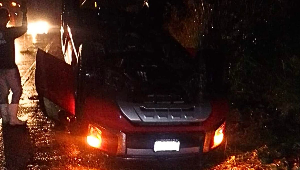 Así lucía el automóvil en la vía federal de Campeche Así lucía el automóvil en la vía federal de Campeche