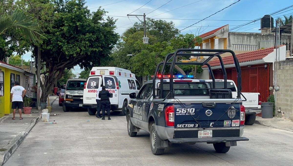 Elementos policiacos y paramédicos arribaron al sitio en Cancún Elementos policiacos y paramédicos arribaron al sitio en Cancún