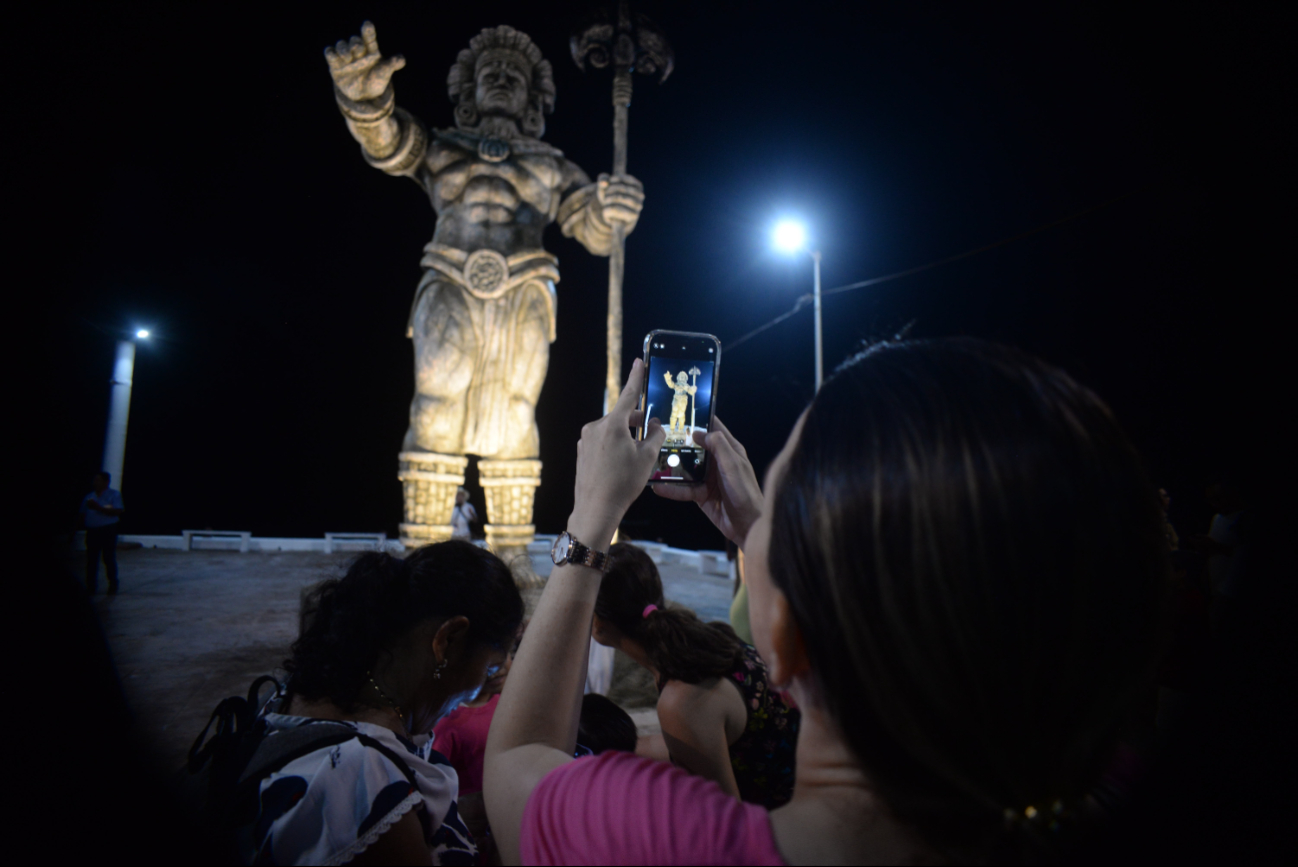 Especialistas opinan que la estatua es un guerrero y lo el dios Chaac Especialistas opinan que la estatua es un guerrero y lo el dios Chaac