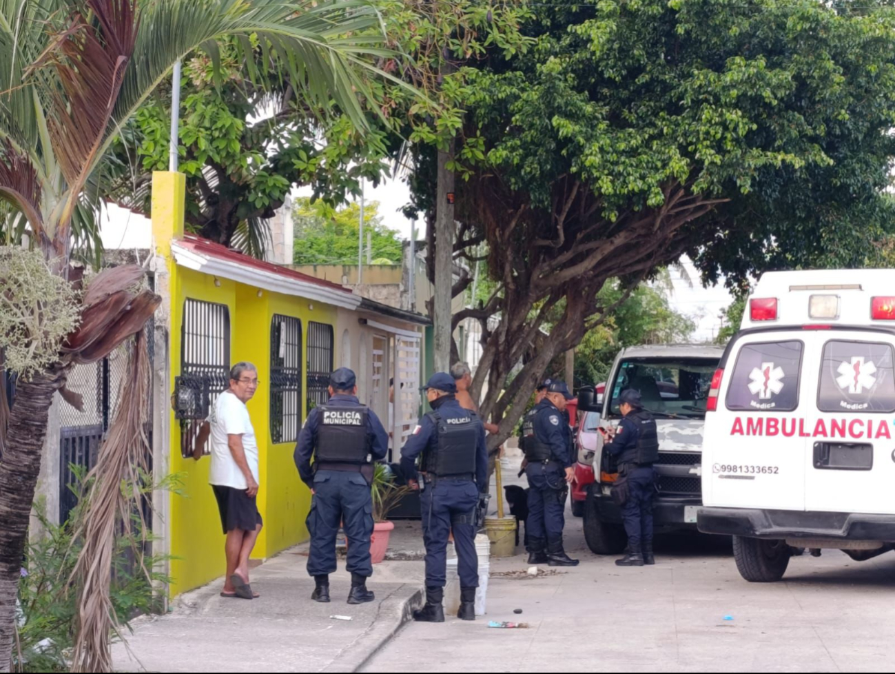Familiares de la víctima pidieron el apoyo de una ambulancia Familiares de la víctima pidieron el apoyo de una ambulancia
