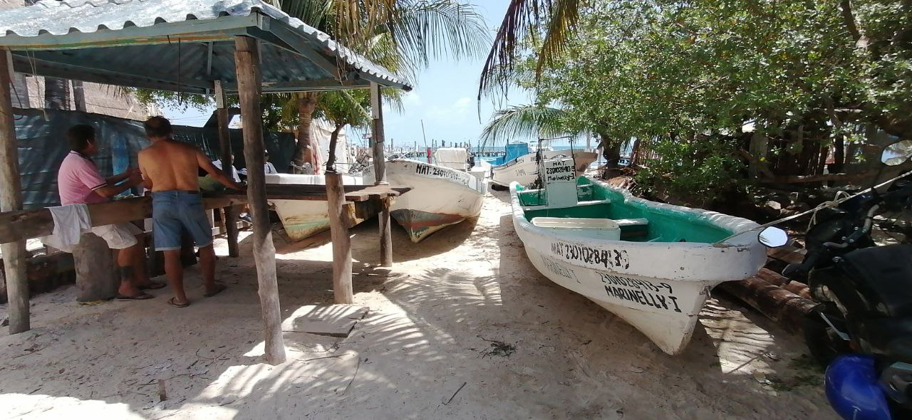 Vecinos de Isla Mujeres exigen la apertura de los accesos al mar tras su privatización 