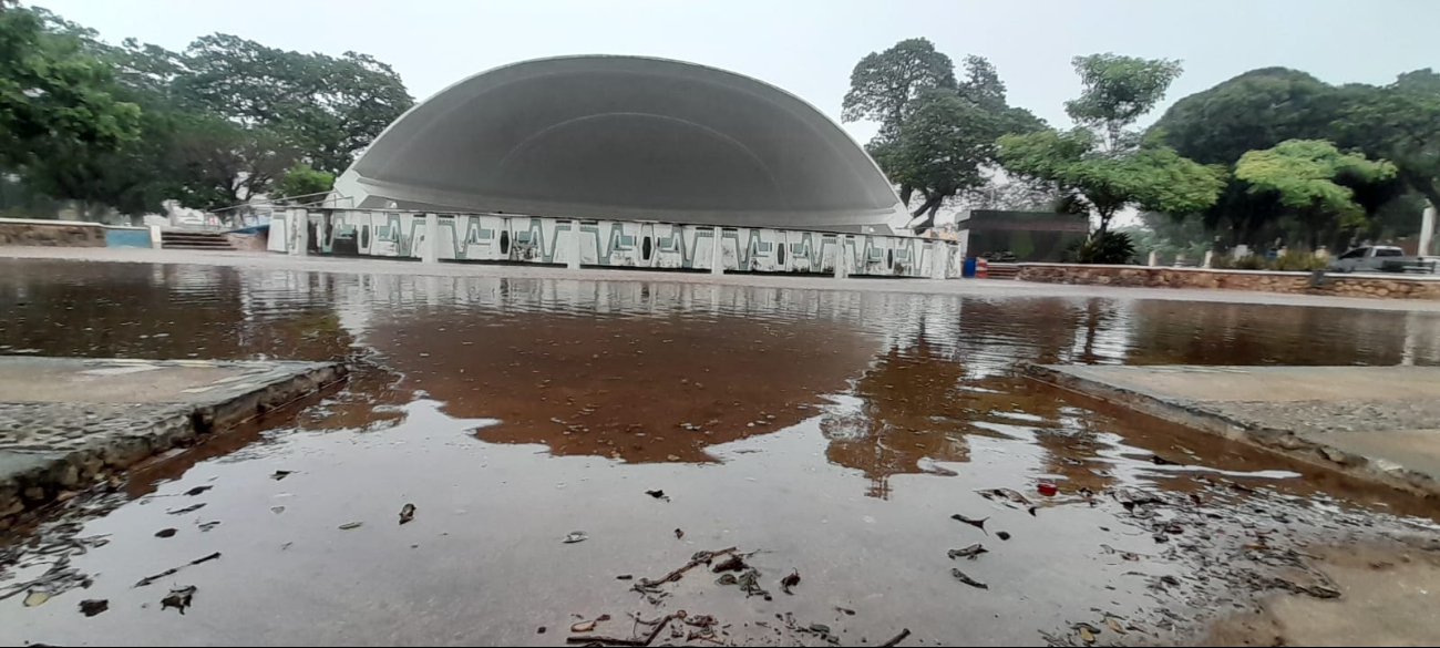 Onda Tropical 17 provoca intensas lluvias e inundaciones en Campeche