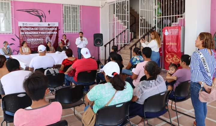 La ceremonia se realizó en la sala de cultura de la junta municipal de Sabancuy, con la presencia de Angélica Herrera Canul y Eloísa Hernández. La ceremonia se realizó en la sala de cultura de la junta municipal de Sabancuy, con la presencia de Angélica Herrera Canul y Eloísa Hernández.