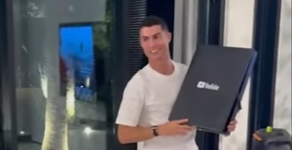 La placa de oro llegó La placa de oro llegó