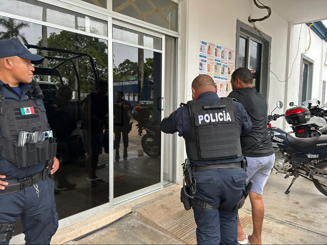 Minutos más tarde lo localizaron en la colonia Leona Vicario Minutos más tarde lo localizaron en la colonia Leona Vicario
