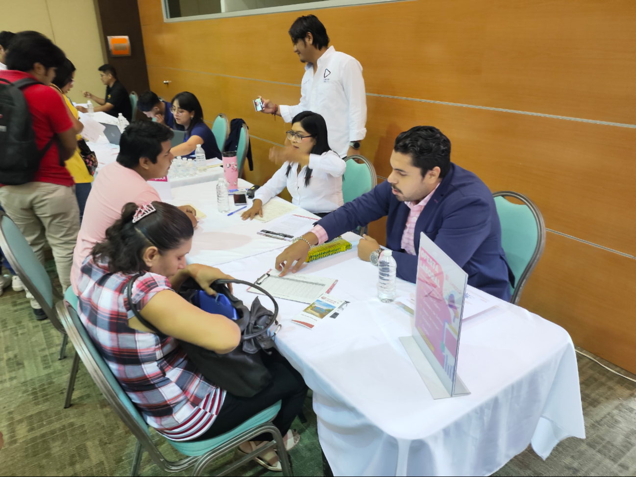 Jóvenes de Ciudad del Carmen decepcionados; no encuentran trabajo pese a tener titulo  