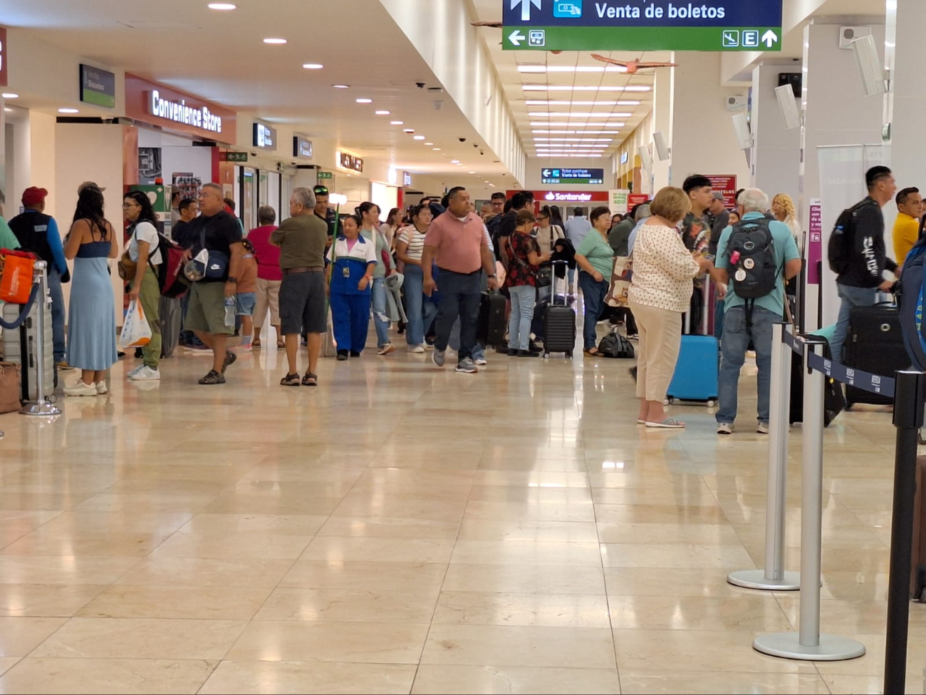 Aeropuerto de Mérida registra lenta entrega de equipaje a los usuarios