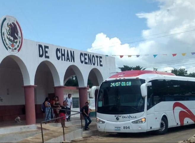 Varios hoteles envían sus camiones para trasladar a los trabajadores Varios hoteles envían sus camiones para trasladar a los trabajadores