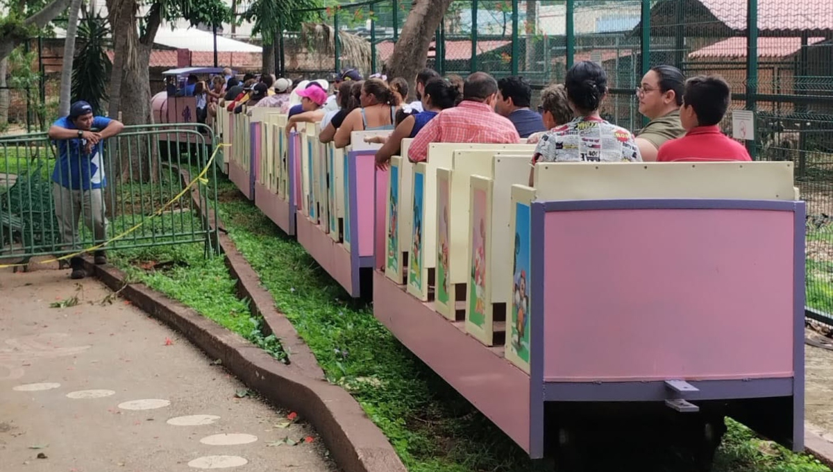 El trenecito del Centenario de Mérida nuevamente se descarrilló El trenecito del Centenario de Mérida nuevamente se descarrilló