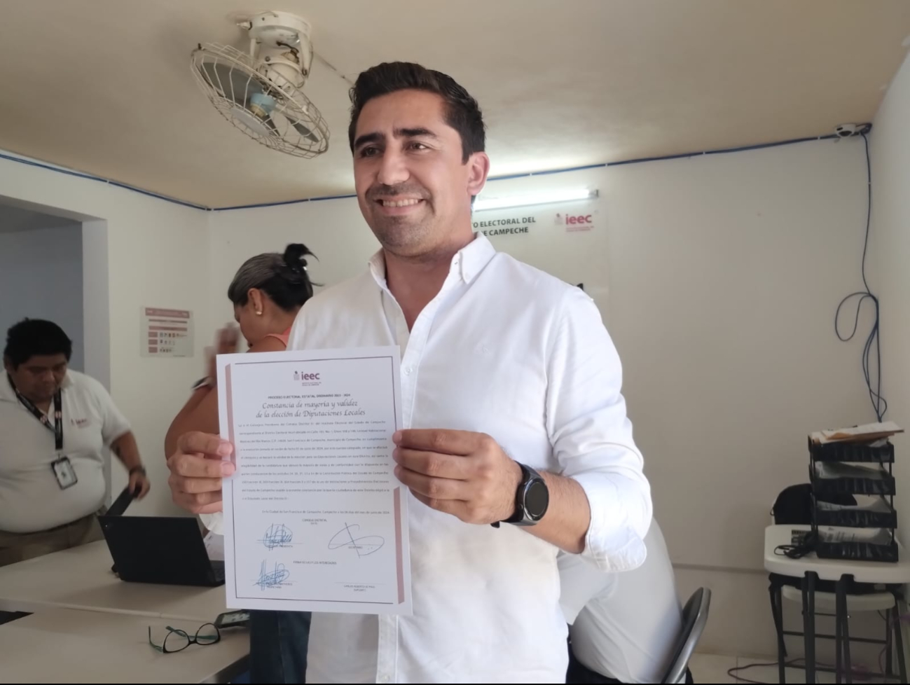 El Tribunal Electoral del Estado de Campeche ordenó al Congreso reincorporar al legislador Paul Arce Ontiveros tras vencer su licencia. El Tribunal Electoral del Estado de Campeche ordenó al Congreso reincorporar al legislador Paul Arce Ontiveros tras vencer su licencia.