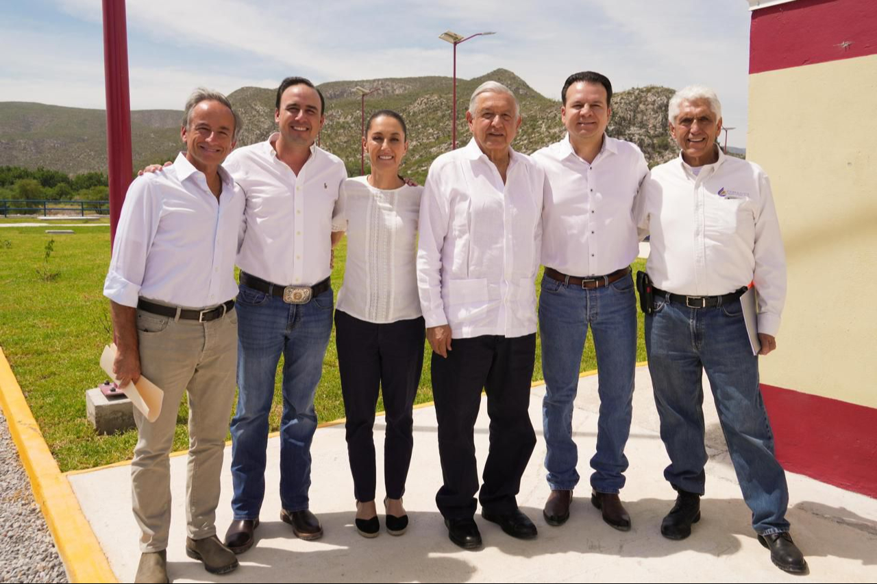 Funcionarios públicos presentes en la ceremonia de La Laguna Funcionarios públicos presentes en la ceremonia de La Laguna