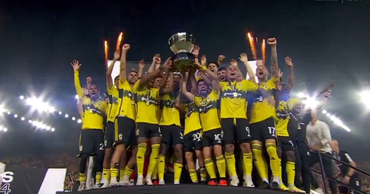 Columbus Crew alzando la copa 2024 Columbus Crew alzando la copa 2024