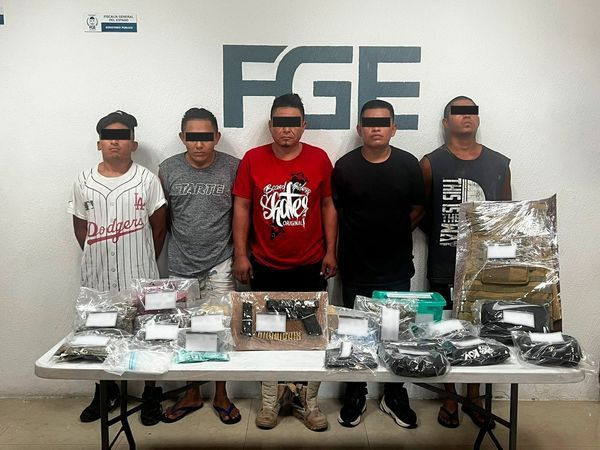 Los cuatro hombres detenidos portaban varias sustancias ilícitas Los cuatro hombres detenidos portaban varias sustancias ilícitas