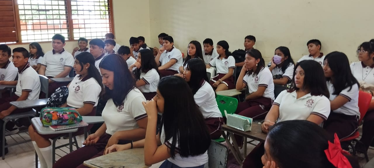 Cierran grupo de secundaria en Lázaro Cárdenas por falta de presupuesto Cierran grupo de secundaria en Lázaro Cárdenas por falta de presupuesto
