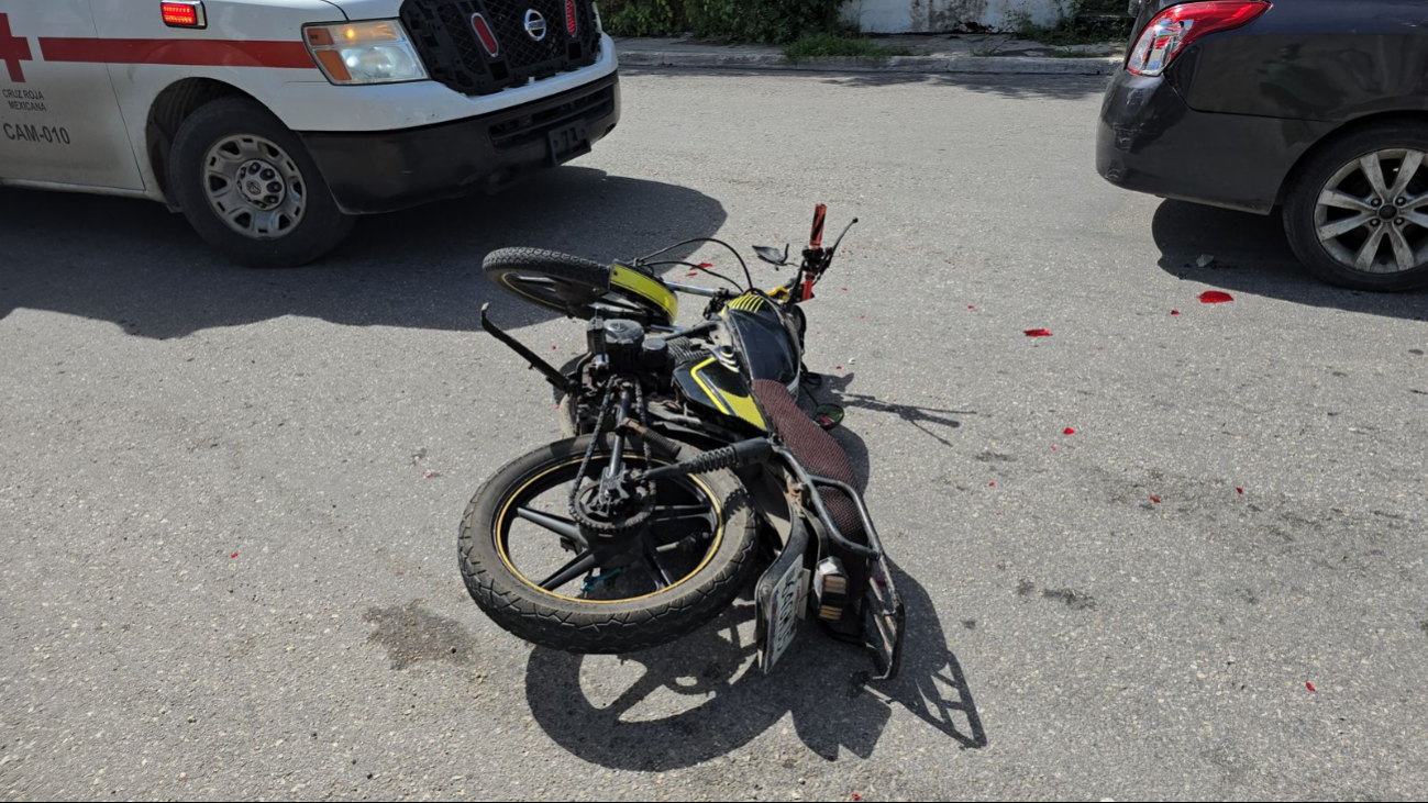El motociclista fue valorado por paramédicos El motociclista fue valorado por paramédicos