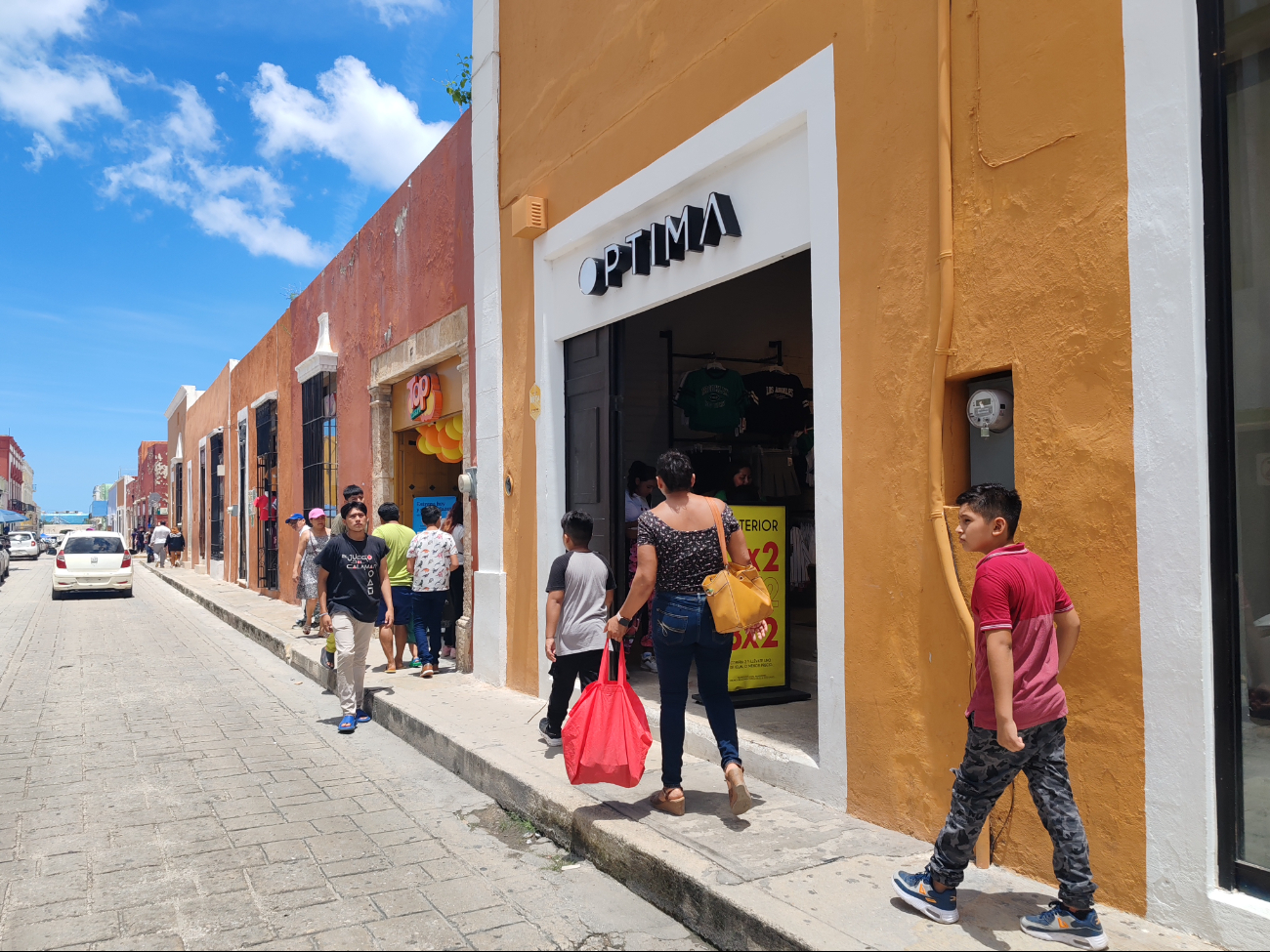 Hasta 10 mil pesos en útiles escolares Hasta 10 mil pesos en útiles escolares
