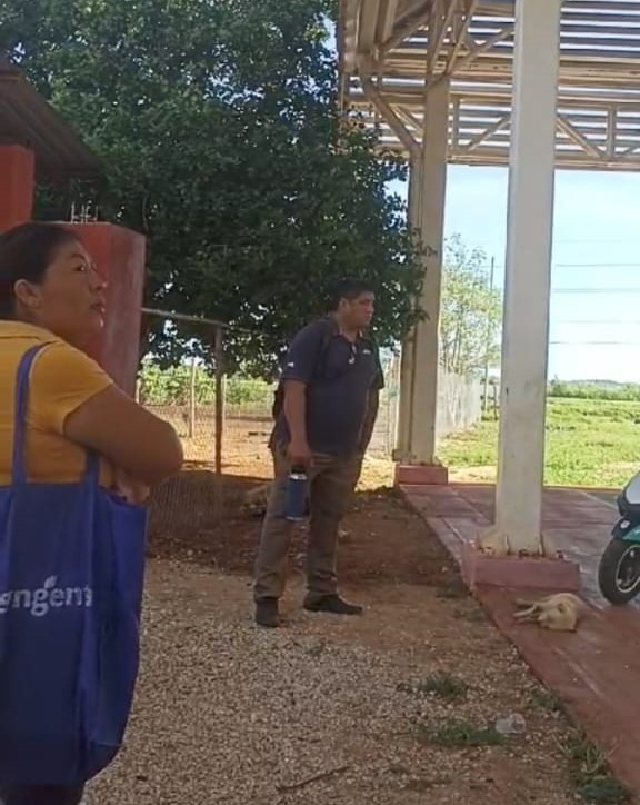 Los padres alegan que el maestro no enseñó adecuadamente durante el ciclo escolar anterior y pasaba el tiempo en su celular. Los padres alegan que el maestro no enseñó adecuadamente durante el ciclo escolar anterior y pasaba el tiempo en su celular.