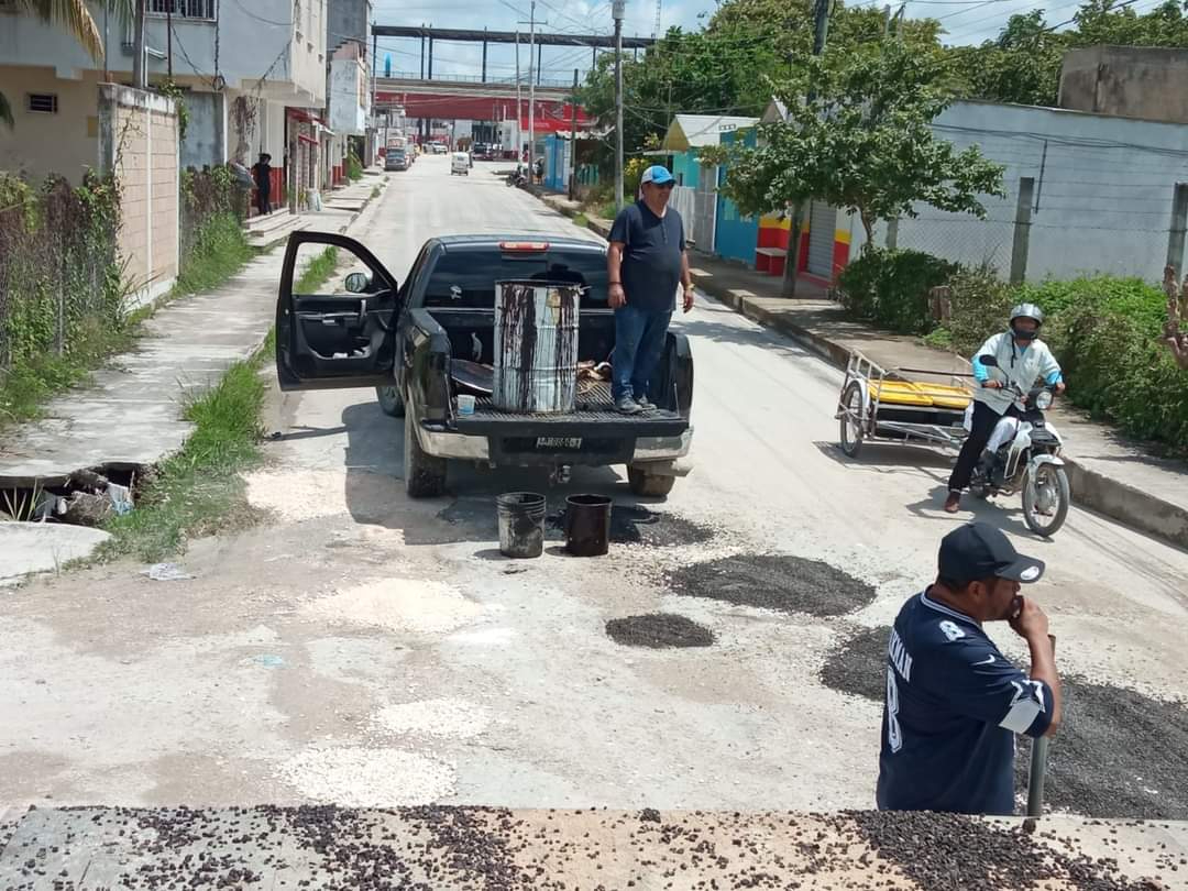 Vecinos pidieron ayuda a empresarios para llevar a cabo esta labor, pues buscan evitar más siniestros Vecinos pidieron ayuda a empresarios para llevar a cabo esta labor, pues buscan evitar más siniestros