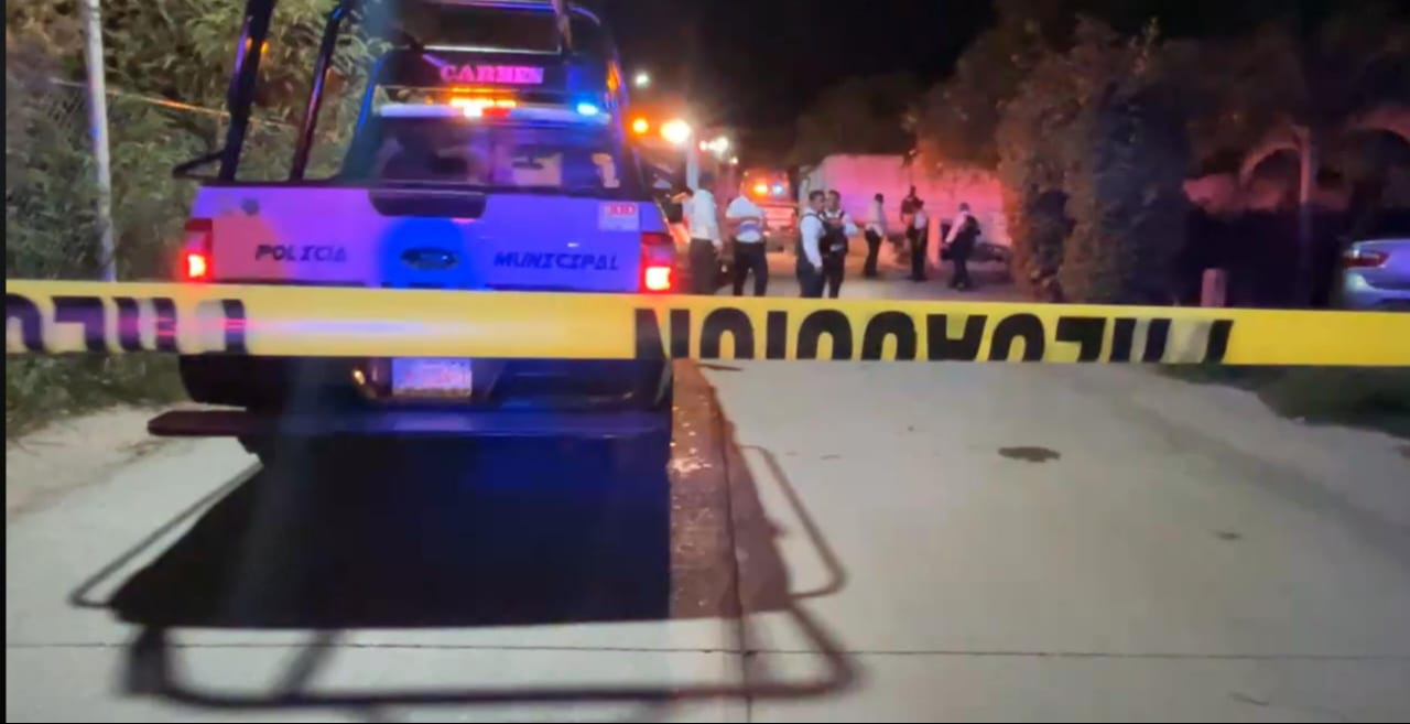 Agentes policiacos acordonaron el área en Ciudad del Carmen Agentes policiacos acordonaron el área en Ciudad del Carmen