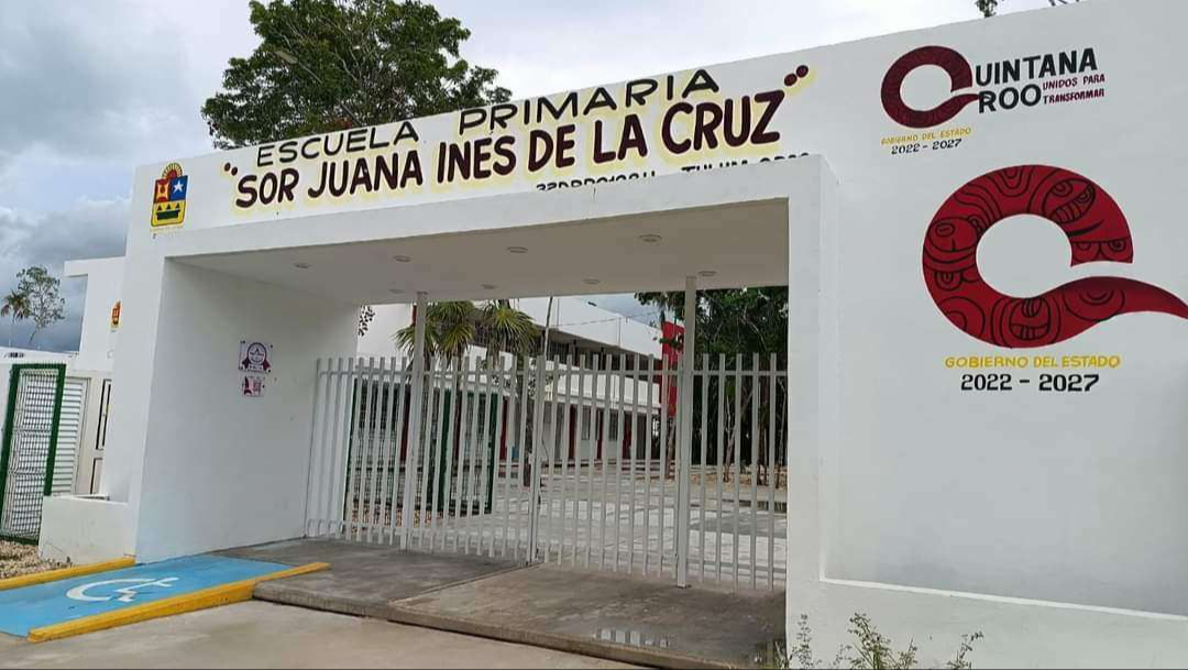 Al no contar con plantel, padres y alumnos se instalaron en una escuela primaria cercana Al no contar con plantel, padres y alumnos se instalaron en una escuela primaria cercana