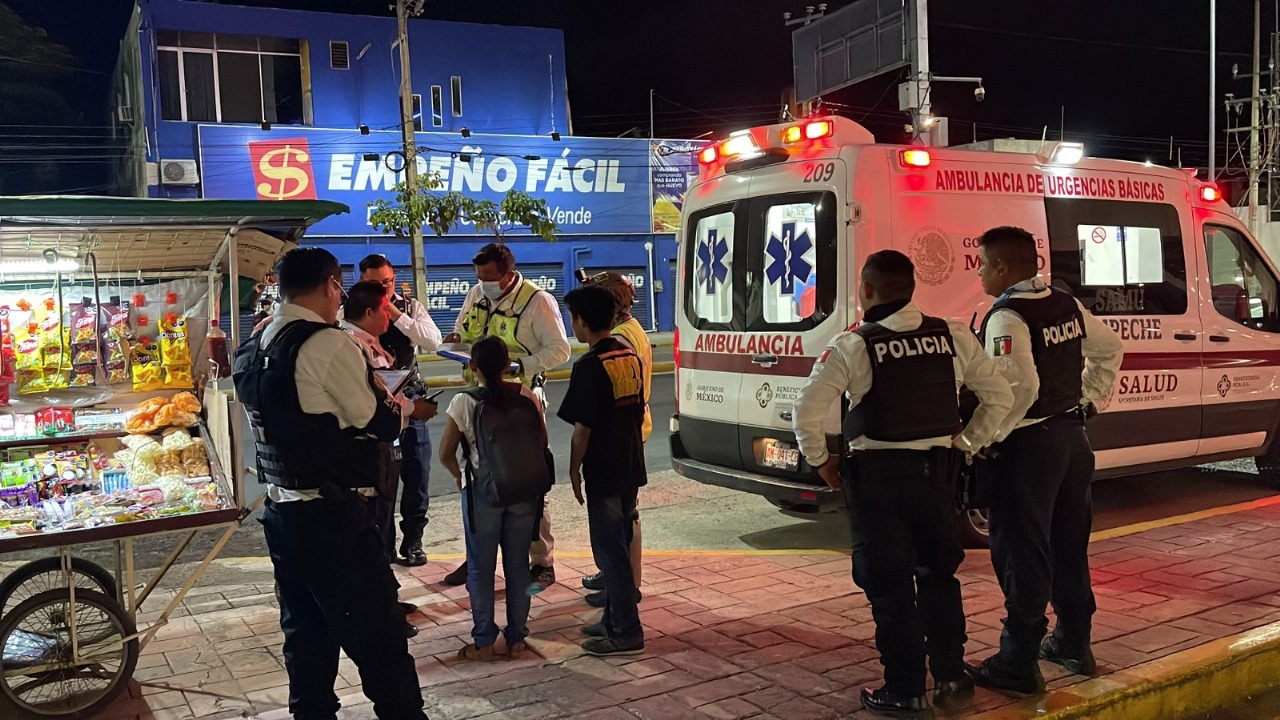 El agresor siguió a la víctima y la atacó en un paradero de camioneta. El agresor siguió a la víctima y la atacó en un paradero de camioneta.