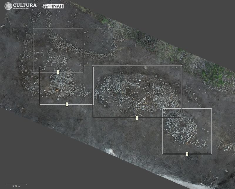 Los vestigios pertenecen a los estilos Río Bec y Chenes y formaban parte del sitio arqueológico Balamkú. Los vestigios pertenecen a los estilos Río Bec y Chenes y formaban parte del sitio arqueológico Balamkú.