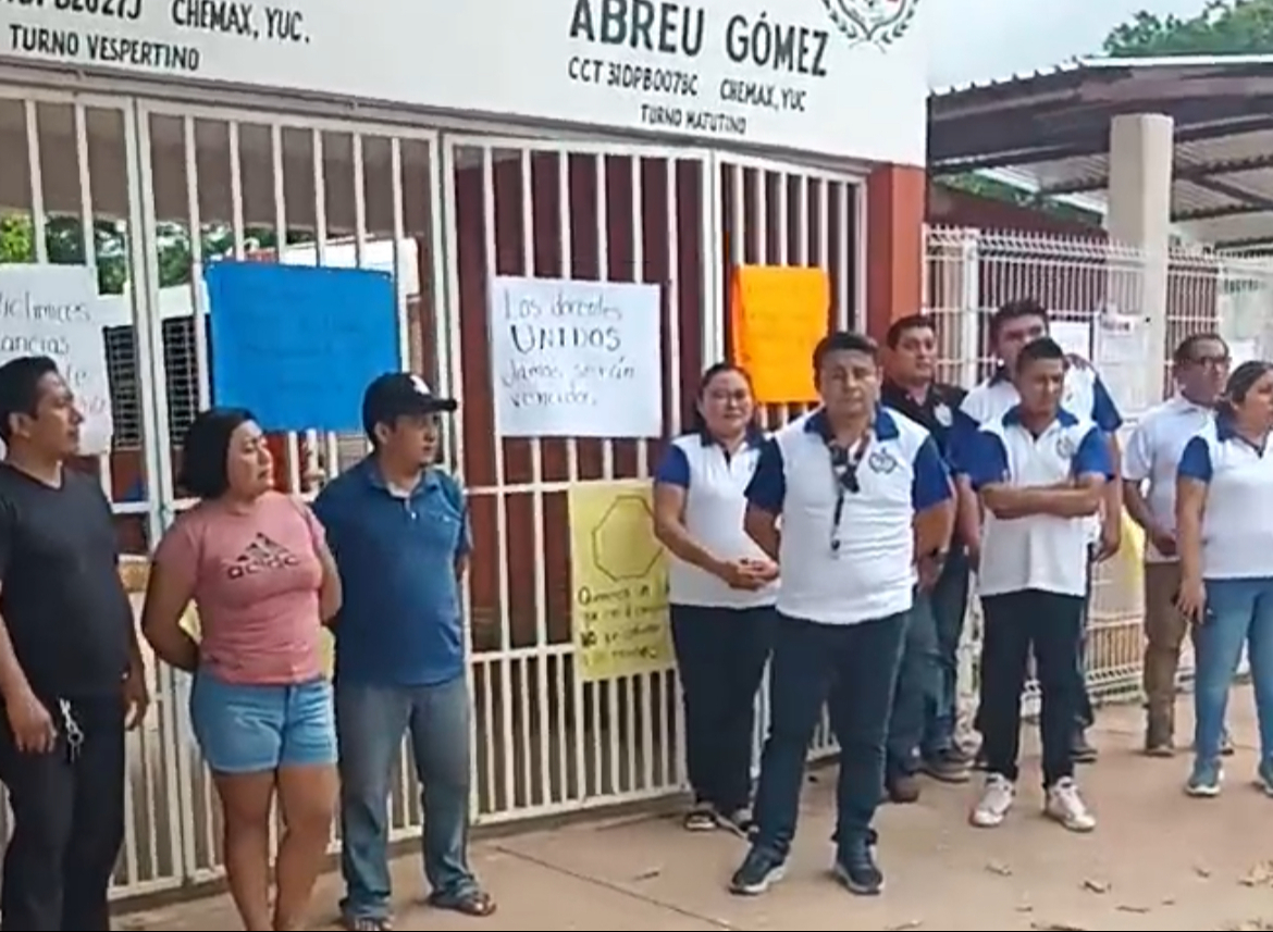 Acusan a la Directora de actuar de manera prepotente y déspota, así como de amenazar a sus colegas Acusan a la Directora de actuar de manera prepotente y déspota, así como de amenazar a sus colegas