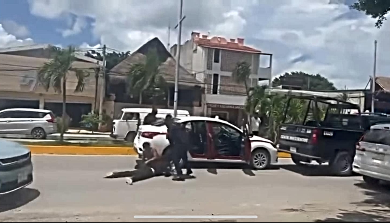 El sospechoso intentaba escapar a bordo de un taxi en Tulum