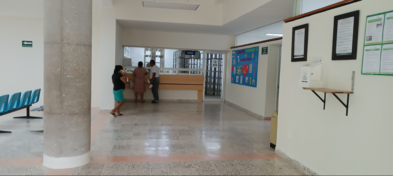 Fue trasladado al hospital en silla de ruedas y murió una hora y cuarenta minutos después sin ser atendido. Fue trasladado al hospital en silla de ruedas y murió una hora y cuarenta minutos después sin ser atendido.