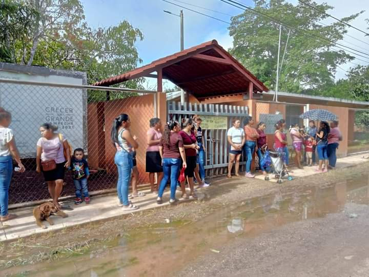Bloquean acceso a kinder de Bolonchén de Rejón por falta de educadora 