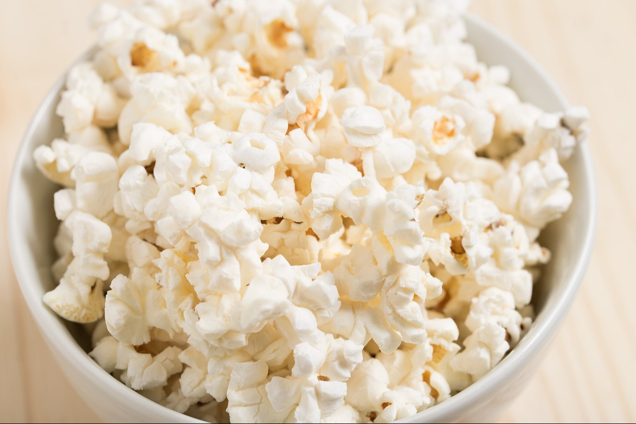 Las palomitas sin sal podrían ser una alternativa de snack saludable Las palomitas sin sal podrían ser una alternativa de snack saludable