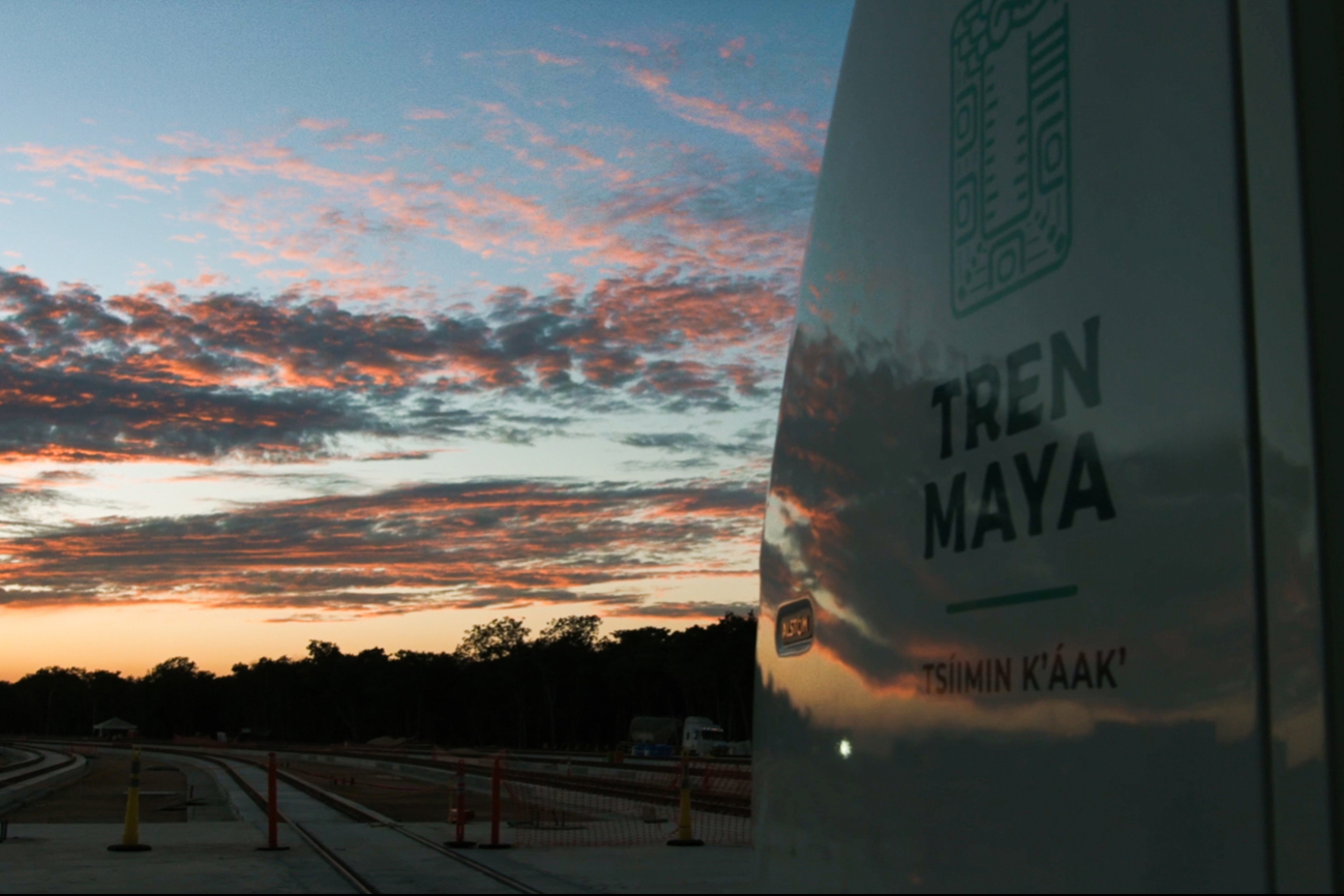 Atardecer desde el Tren Maya Atardecer desde el Tren Maya