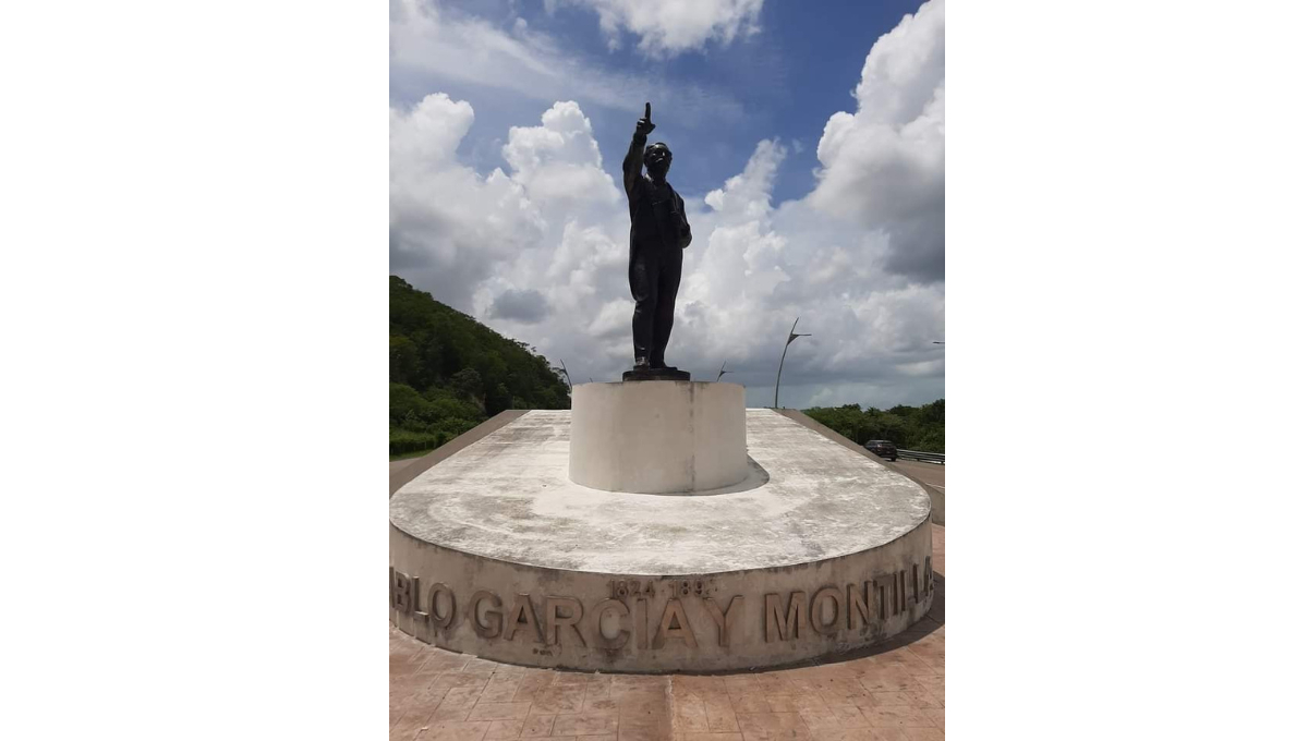 El monumento a Pablo García y Montilla en el Periférico de Campeche simboliza el progreso vial de la región. El monumento a Pablo García y Montilla en el Periférico de Campeche simboliza el progreso vial de la región.