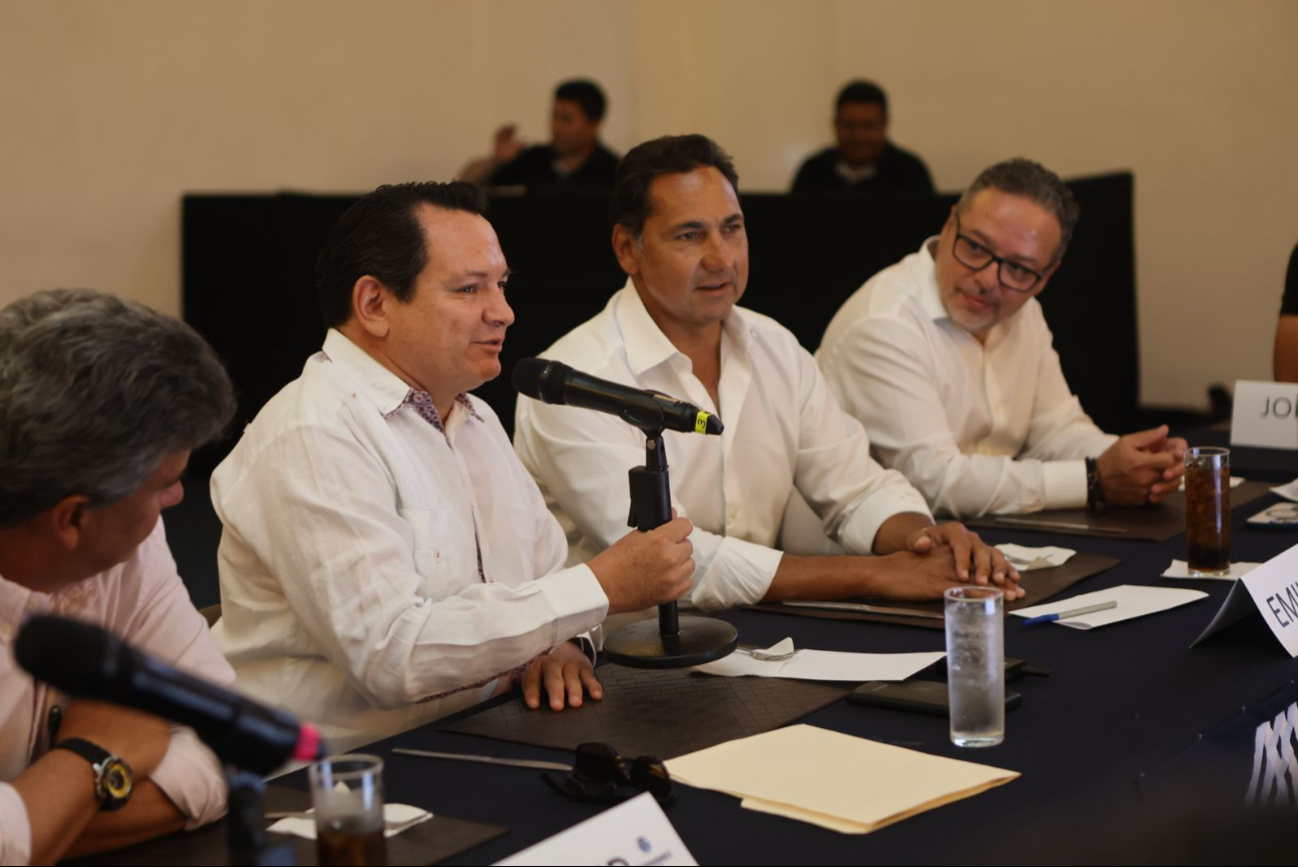 Joaquín Díaz Mena destaca necesidad de  atraer nuevas  inversiones para empresarios de Yucatán