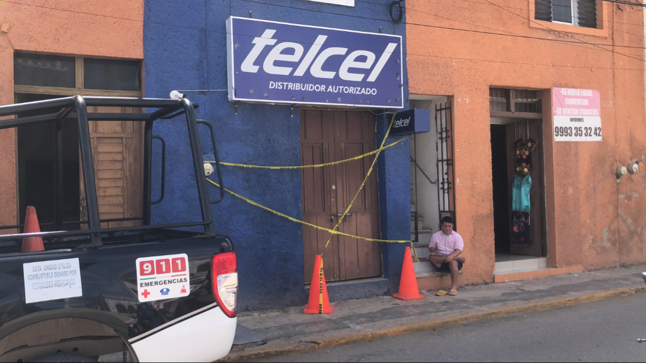 La policía municipal acordonó el área y la fiscalía inició una investigación. La policía municipal acordonó el área y la fiscalía inició una investigación.