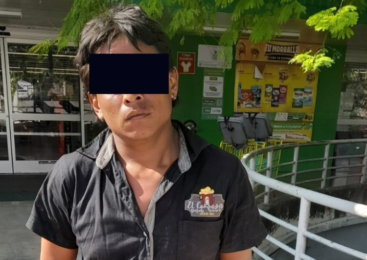 Detienen a hombre por intento de robo en supermercado de Campeche