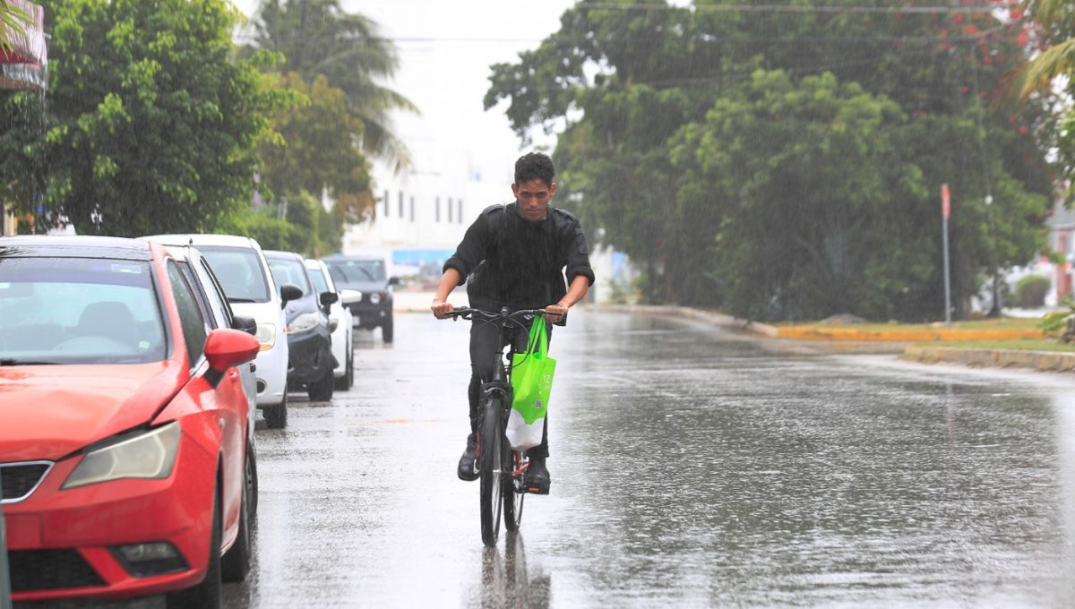 Pronostican lluvias fuertes en Quintana Roo, a causa de zona de baja presión en el Atlántico  