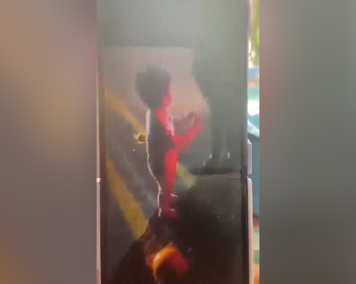 El niño fue encontrado alrededor de las 2 de la mañana en el bulevar de la carretera a San Simón, en Yehualtepec, Puebla. El niño fue encontrado alrededor de las 2 de la mañana en el bulevar de la carretera a San Simón, en Yehualtepec, Puebla.