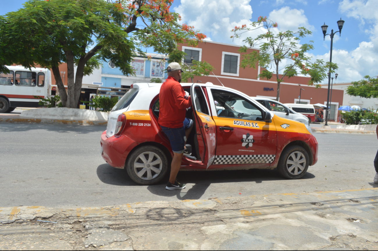 Taxistas incrementan tarifas Taxistas incrementan tarifas