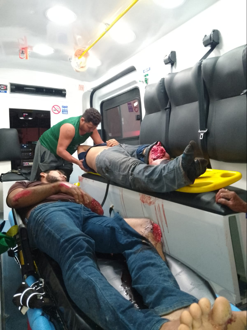 Motociclistas sufren accidente vial sobre la carretera estatal que conduce a la comunidad de San José Motociclistas sufren accidente vial sobre la carretera estatal que conduce a la comunidad de San José
