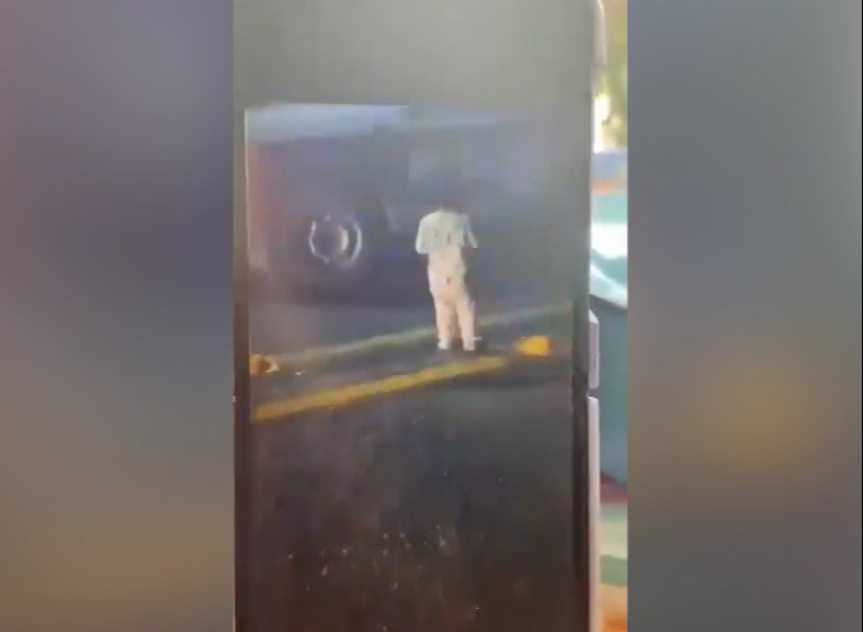 Un niño de aproximadamente 3 años fue hallado caminando solo en la carretera Puebla-Tehuacán por policías durante la madrugada.