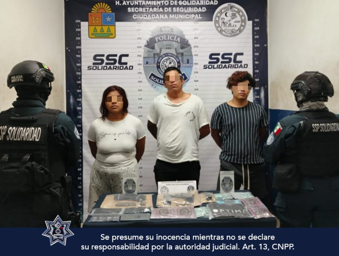 Los tres detenidos son jóvenes en sus 20's años Los tres detenidos son jóvenes en sus 20's años