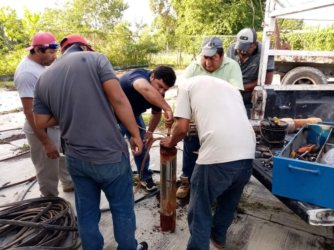 Más de cien familias están afectadas por la escasez de agua potable. Más de cien familias están afectadas por la escasez de agua potable.