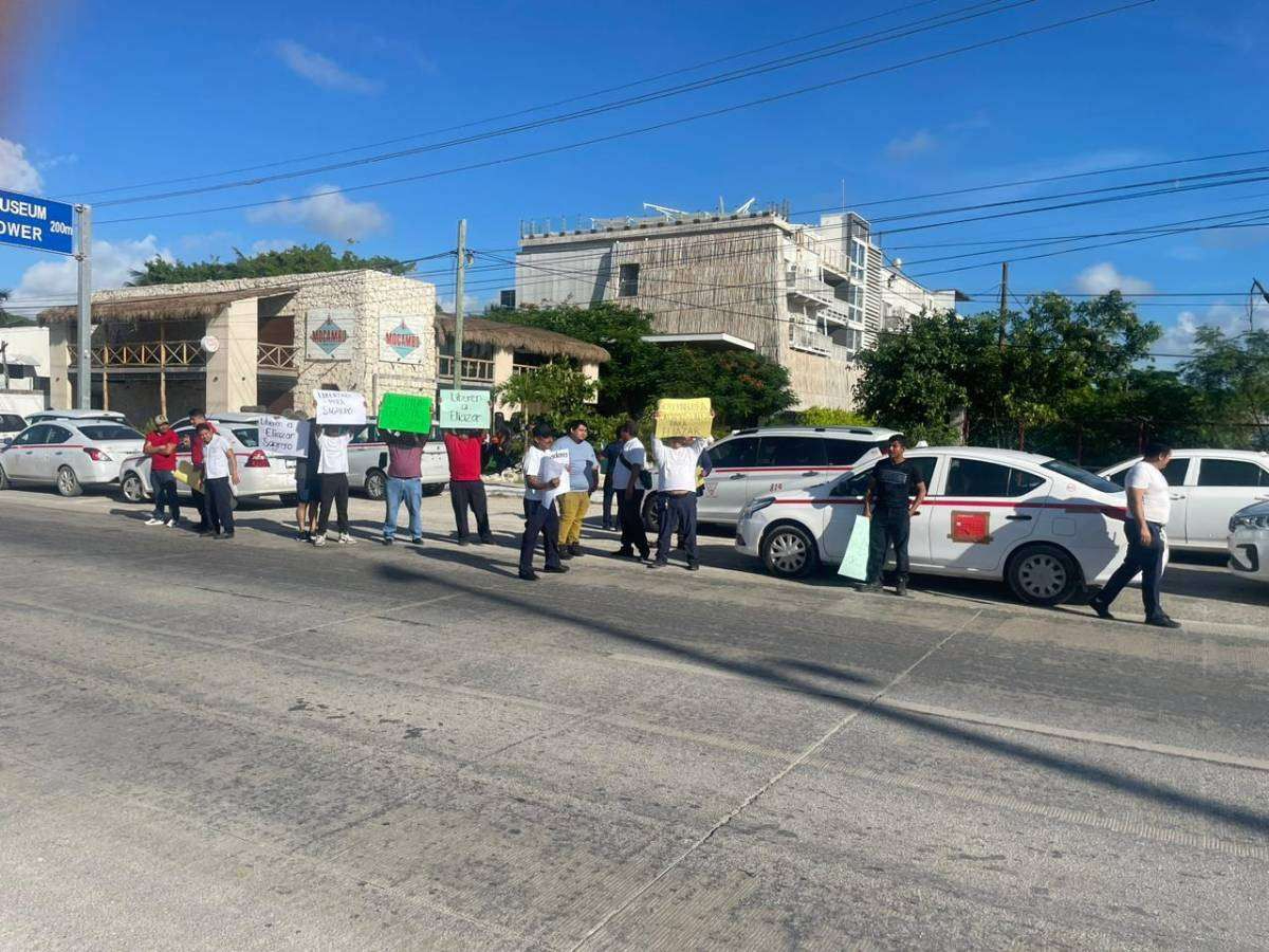 Sindicato de Taxistas Tiburones del Caribe en Tulum detuvo labores Sindicato de Taxistas Tiburones del Caribe en Tulum detuvo labores