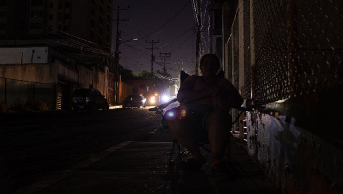 Gran apagón en Venezuela afecta a 21 estados, mientras el Gobierno denuncia sabotaje