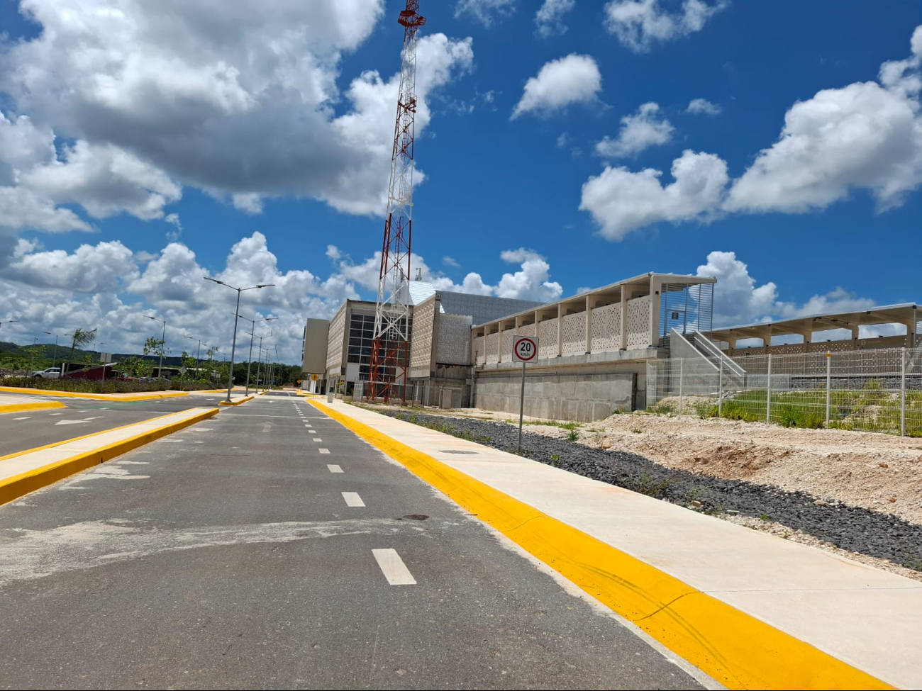 A dos meses de concluir obra del Cuartel Militar Tren Maya / Amado Caamal A dos meses de concluir obra del Cuartel Militar Tren Maya / Amado Caamal