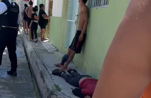 Los agresores huyeron y la Policía Estatal acordonó la zona. Los agresores huyeron y la Policía Estatal acordonó la zona.