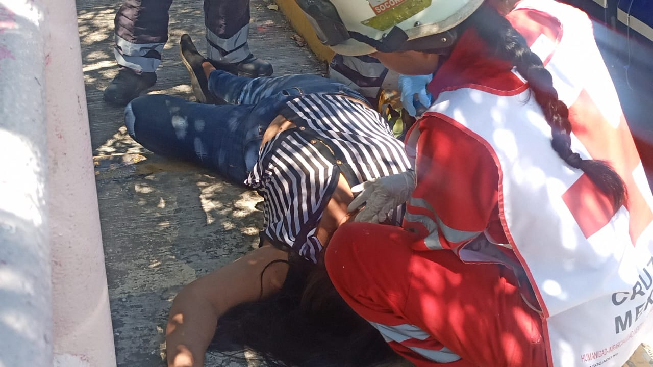 Reporte de una mujer tirada debajo de un puente en Ciudad del Carmen / Especial Reporte de una mujer tirada debajo de un puente en Ciudad del Carmen / Especial